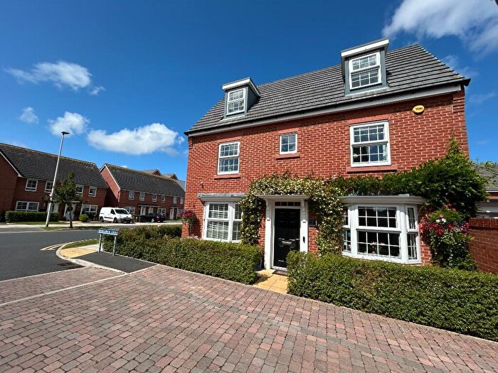 4 Bedroom Detached House For Sale In Maplebeck Drive, Southport, Merseyside, PR8