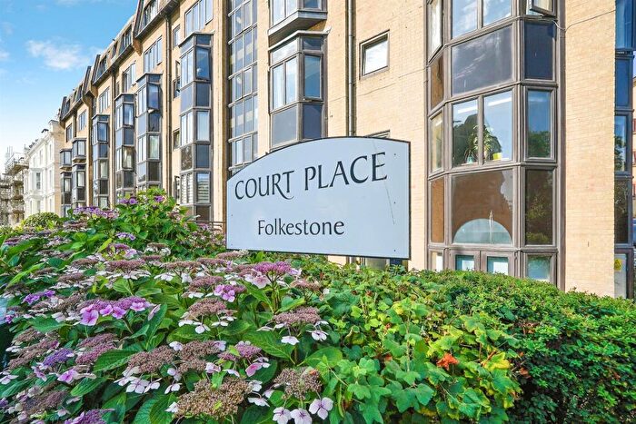 1 Bedroom Flat For Sale In Court Place, Folkestone, CT20