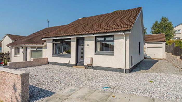3 Bedroom Semi-Detached Bungalow For Sale In Invergarry View, Deaconsbank, G46