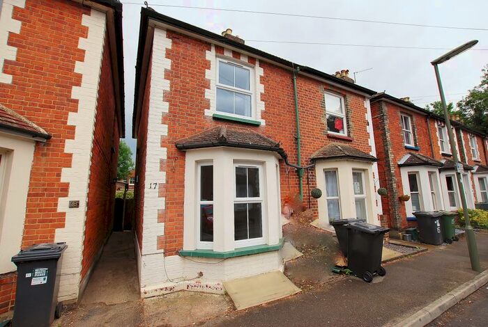 2 Bedroom Semi-Detached House To Rent In Chestnut Road, Guildford, Surrey, GU1