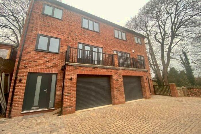 3 Bedroom Town House To Rent In Hurworth Place, Darlington, DL2