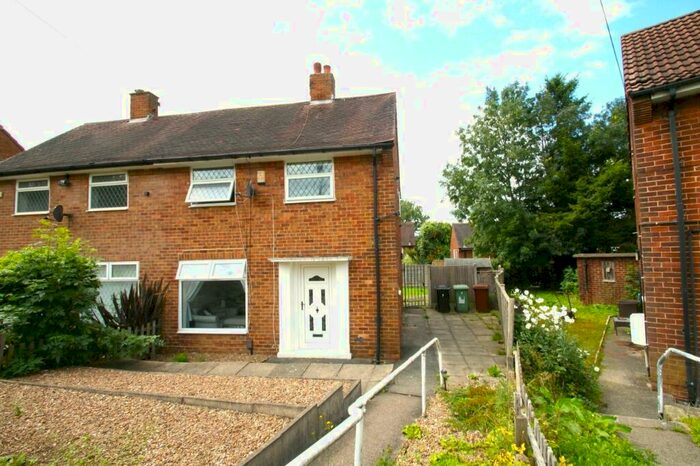 3 Bedroom Semi-Detached House To Rent In Fernbank Drive, Leeds, West Yorkshire, Uk, LS13