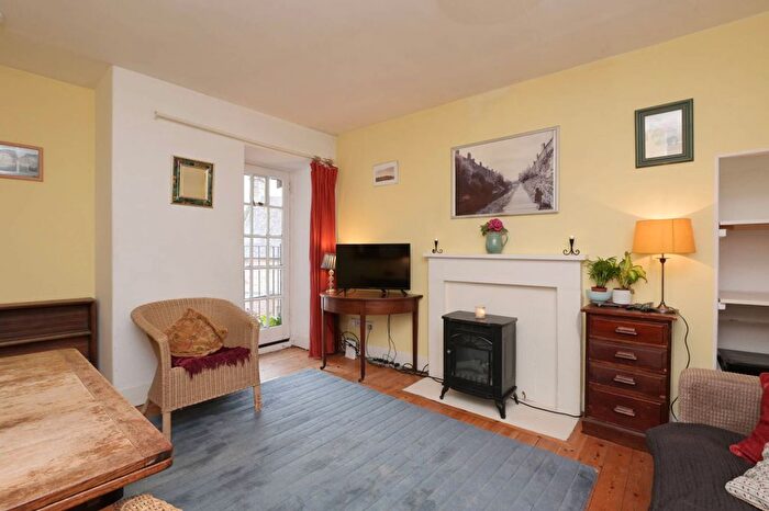 1 Bedroom Flat For Sale In Forrest Hill, Edinburgh, EH1