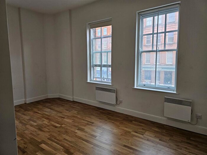 2 Bedroom Apartment To Rent In Camden High Street, London, NW1