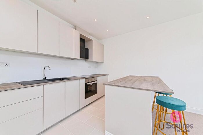3 Bedroom Flat For Sale In Squires Lane, Finchley, London, N3