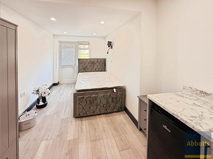 6 Bedroom Flat To Rent In Glenhurst Road, Southend, SS2