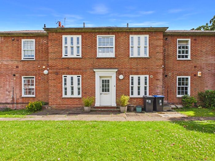 2 Bedroom Apartment To Rent In Orchehill Court, Orchehill Avenue, Gerrards Cross, Buckinghamshire, SL9