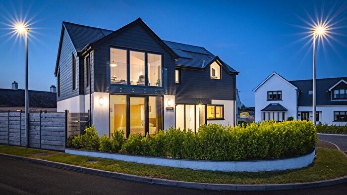 4 Bedroom Detached House For Sale In Grove Crescent, Jameston, Tenby, SA70