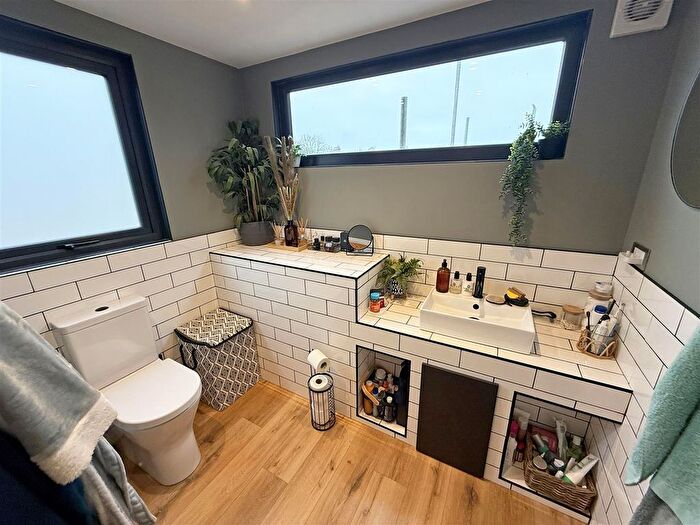 5 Bedroom Property To Rent In Waterloo Place, North Shields, Tyne And Wear, NE29