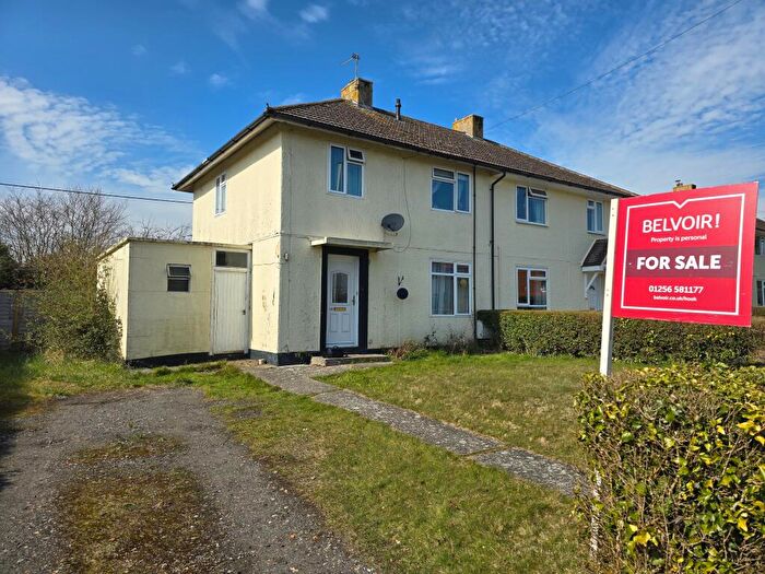 3 Bedroom Semi-Detached House For Sale In Moat Close, Bramley, RG26