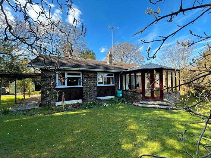 3 Bedroom Detached House For Sale In Roseneath Drive, Chiddingfold, GU8