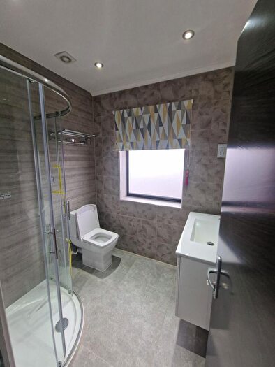 5 Bedroom Semi-Detached House For Sale In Downing Drive, Greenford, UB6