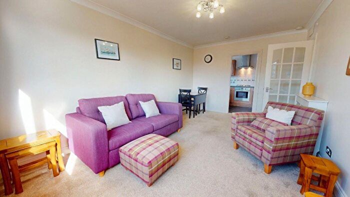 1 Bedroom Flat To Rent In Newlands Avenue, Broomhill, Aberdeen, AB10