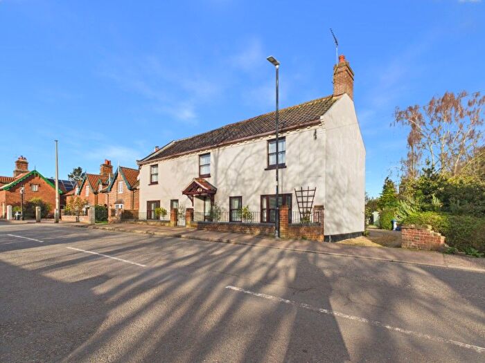 5 Bedroom Cottage For Sale In Norwich Road, Chedgrave, NR14