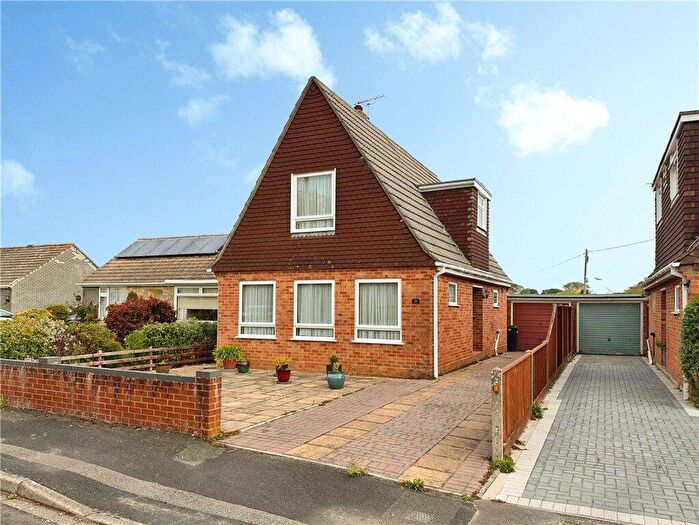 2 Bedroom Detached House For Sale In Wynyards Gap, North Baddesley, Southampton, Hampshire, SO52