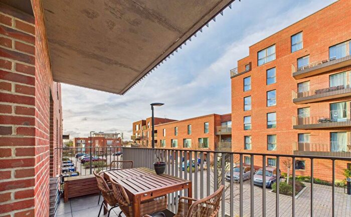 2 Bedroom Apartment For Sale In Hargrave Drive, Harrow, HA1