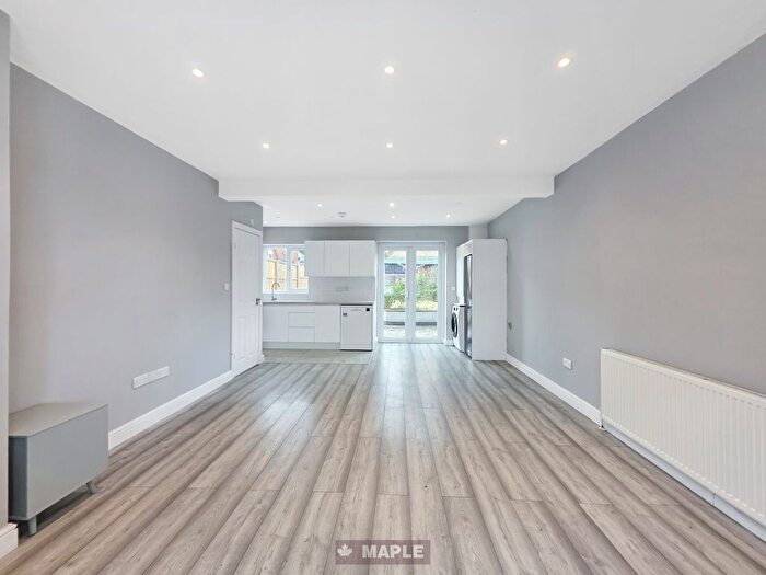 3 Bedroom Terraced House To Rent In Muirfield Road, Watford, WD19