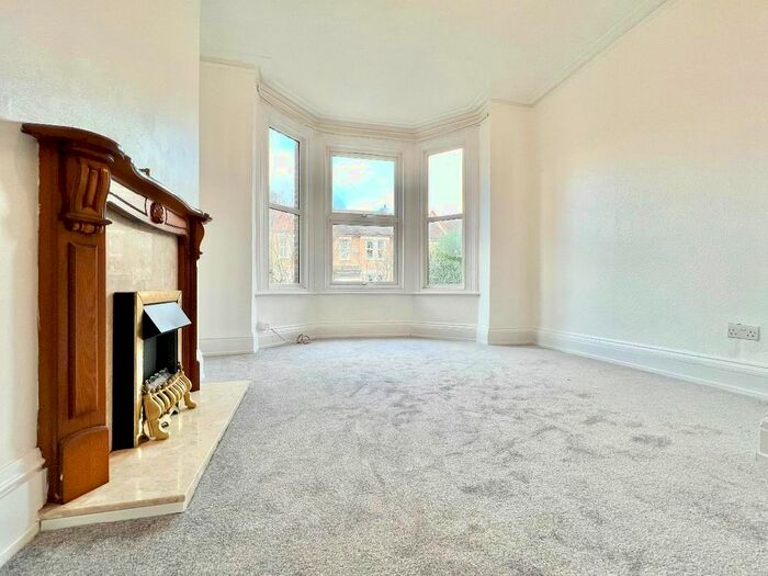 1 Bedroom Flat To Rent In Mackenzie Road, Beckenham, BR3