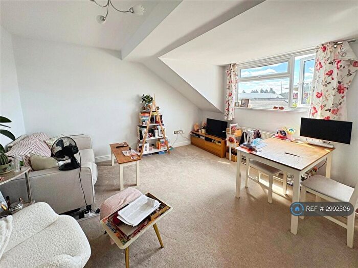 1 Bedroom Flat To Rent In Rosewood, Woking, GU22