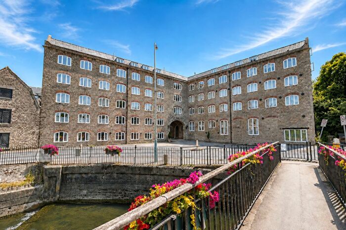 2 Bedroom Flat For Sale In Flat, Outer Silk Mills, Malmesbury, Wiltshire, SN16