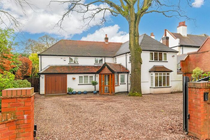 4 Bedroom Detached House For Sale In Wentworth Road, Four Oaks Estate, B74