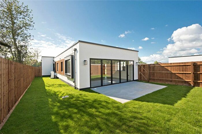 2 Bedroom Semi-Detached House For Sale In Stable Close, Wexham, Slough, SL3