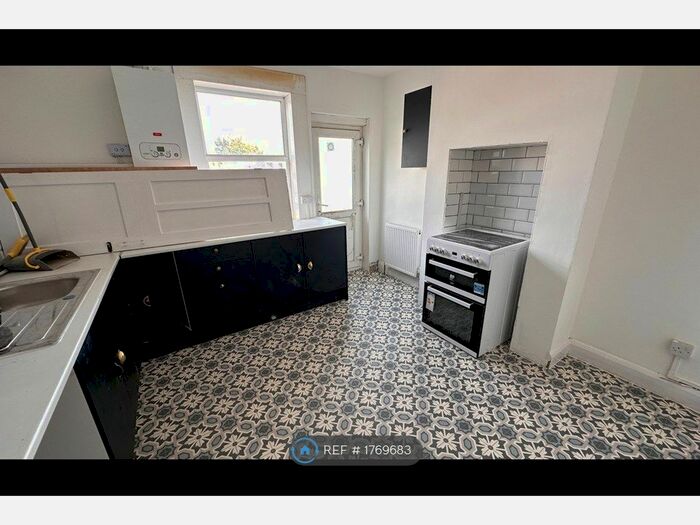 1 Bedroom Flat To Rent In Livingstone Buildings, Gillingham, ME7