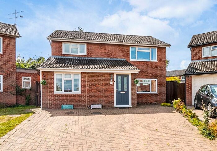 4 Bedroom Detached House For Sale In Dawlish Close, Bragbury End, Hertfordshire, SG2