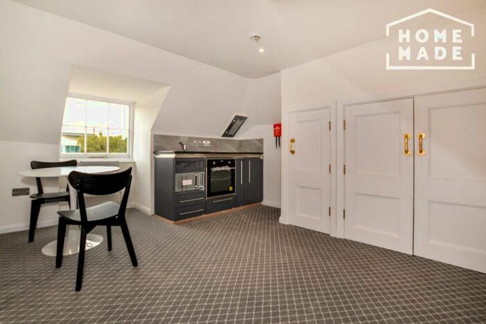 Studio To Rent In Clare Hall Manor, Hertfordshire, EN6