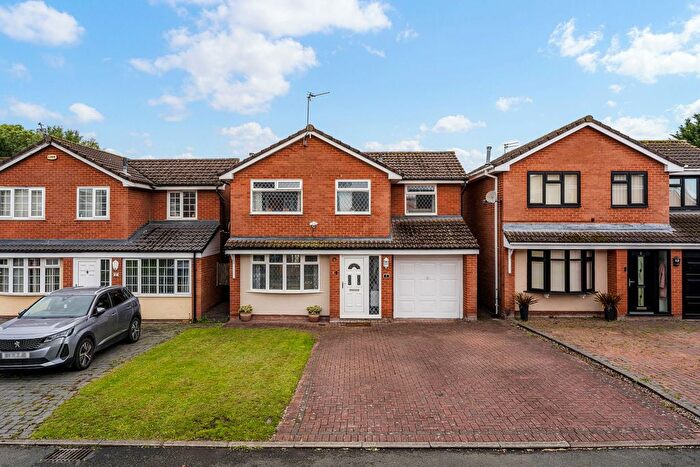 3 Bedroom Detached House For Sale In Rowthorn Close, Widnes, WA8