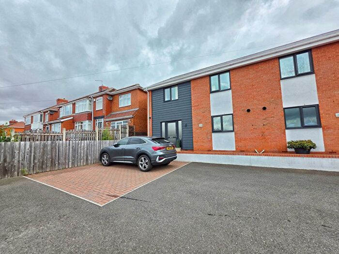 3 Bedroom Semi-Detached House For Sale In Rotherham Road, Barnsley, S71