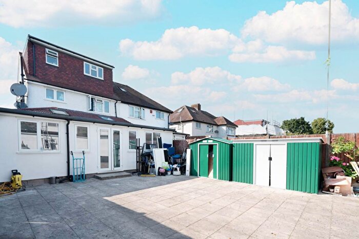 5 Bedroom Semi-Detached House To Rent In Epsom Road, Sutton, SM3