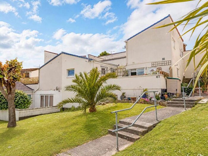 2 Bedroom Flat For Sale In Ashcombe Gardens, Milton, BS23