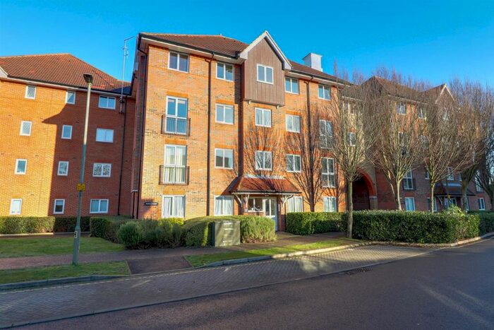 2 Bedroom Apartment To Rent In Sutton Court, Crane Mead, Ware, SG12