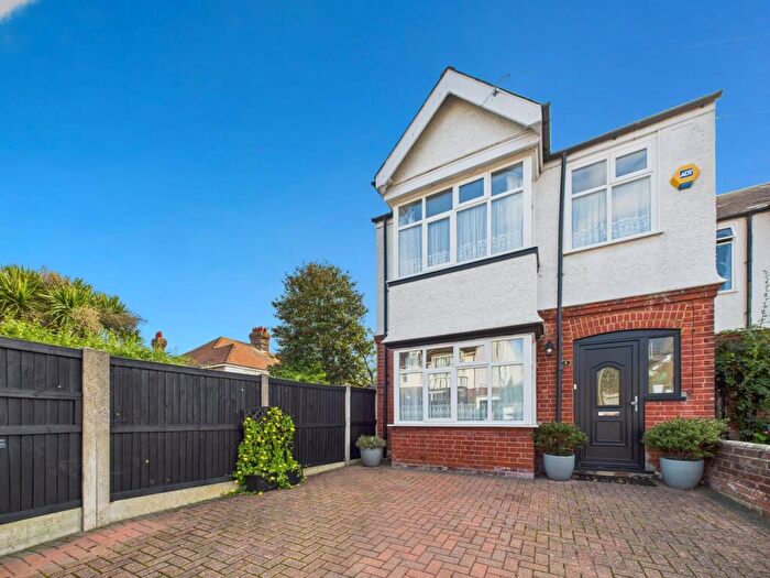 4 Bedroom Semi-Detached House For Sale In King Edward Avenue, Broadstairs, CT10