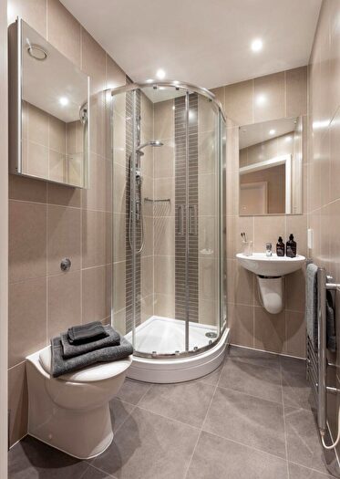 2 Bedroom Flat To Rent In Waterways Avenue Manchester, M15