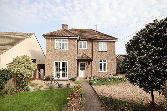 6 Bedroom Detached House For Sale In Greenway Lane, Chippenham, SN15
