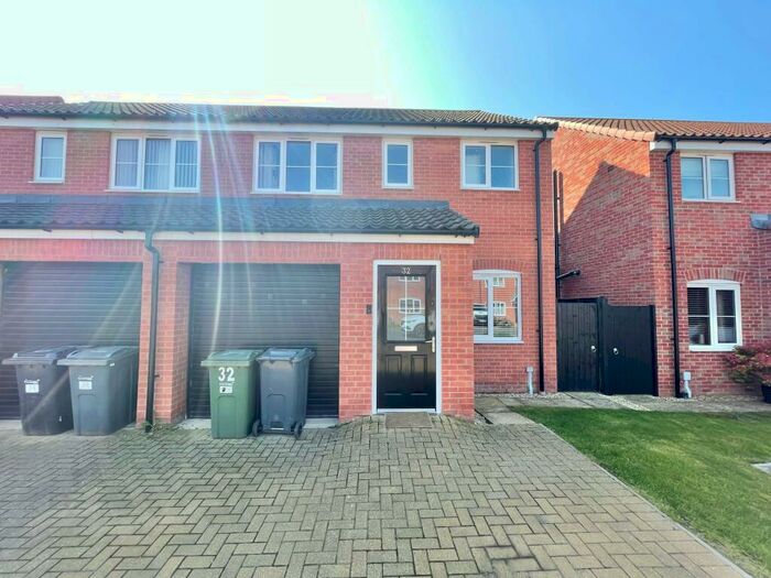 3 Bedroom Semi-Detached House To Rent In Poppy Street, Norwich, NR18