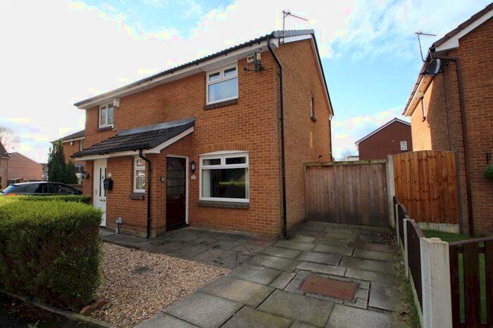 3 Bedroom Semi-Detached House To Rent In Lakeland Crescent, Bury, BL9