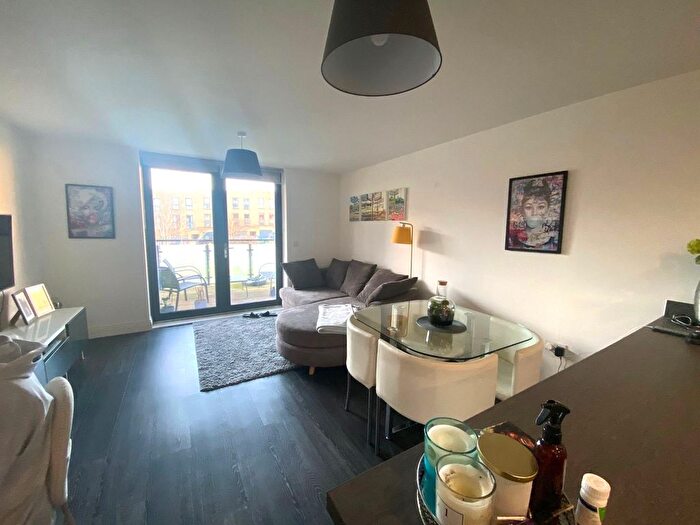 2 Bedroom Flat For Sale In Horizon Place, Studio Way, Borehamwood, Hertfordshire, WD6