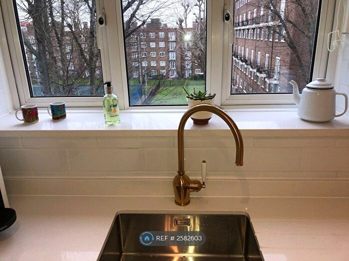 3 Bedroom Flat To Rent In Queensbridge Court, London, E2