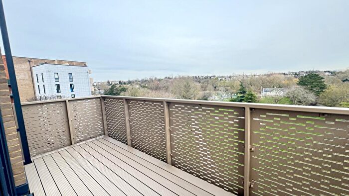 2 Bedroom Flat To Rent In Truman Way, Dartford, Kent, DA1