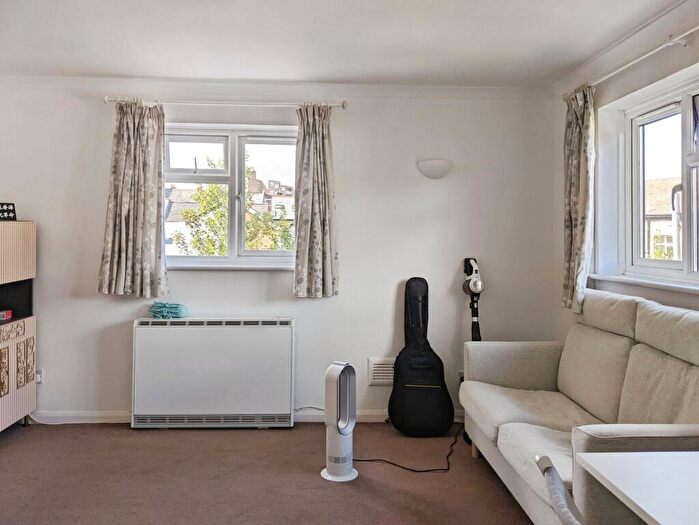 1 Bedroom Apartment To Rent In Clarendon Mews, Wallington, SM6