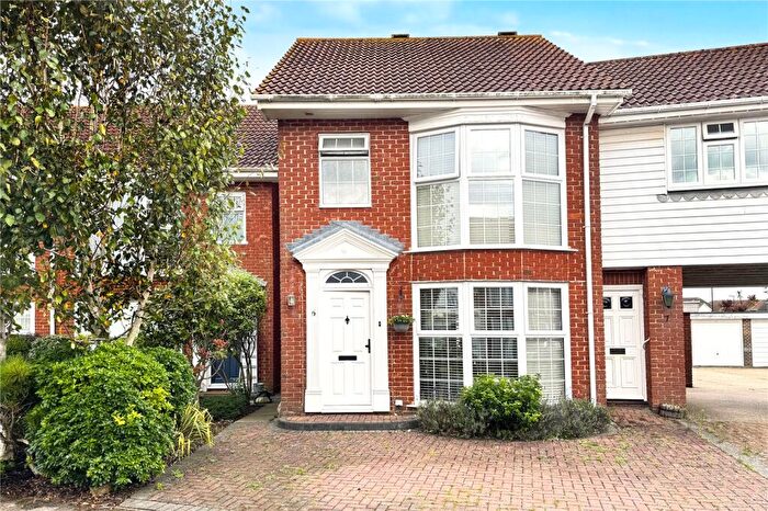 3 Bedroom End Of Terrace House For Sale In Briar Close, Angmering, Littlehampton, West Sussex, BN16