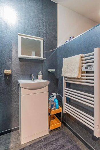 1 Bedroom Flat For Sale In Salop Place, Penarth, CF64