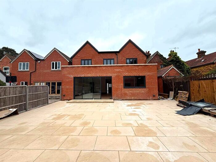 4 Bedroom House To Rent In Connaught Road, Brookwood, Woking, GU24