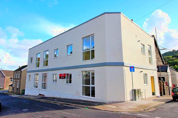 2 Bedroom Flat To Rent In Jenkins Street, Hopkinstown, Pontypridd, CF37