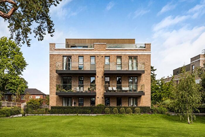 2 Bedroom Flat For Sale In Bruton House, Trent Park, Cockfosters, EN4