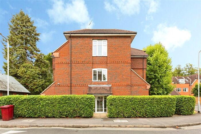 2 Bedroom Flat To Rent In Ashdene Gardens, Reading, Berkshire, RG30