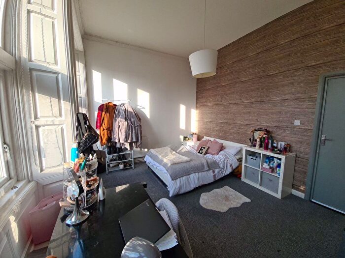 5 Bedroom Flat To Rent In The Establishment Blenheim Grove, Leeds, LS2